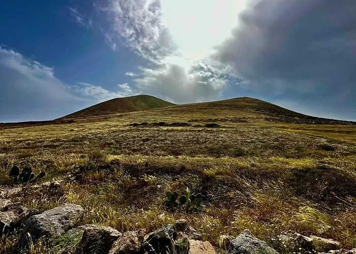 Wine Lovers In Puerto Del Carmen * Tías