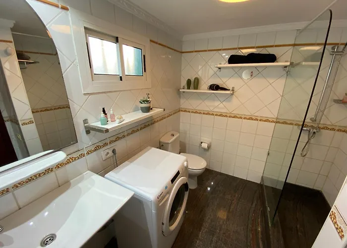 Wine Lovers In Puerto Del Carmen Tías